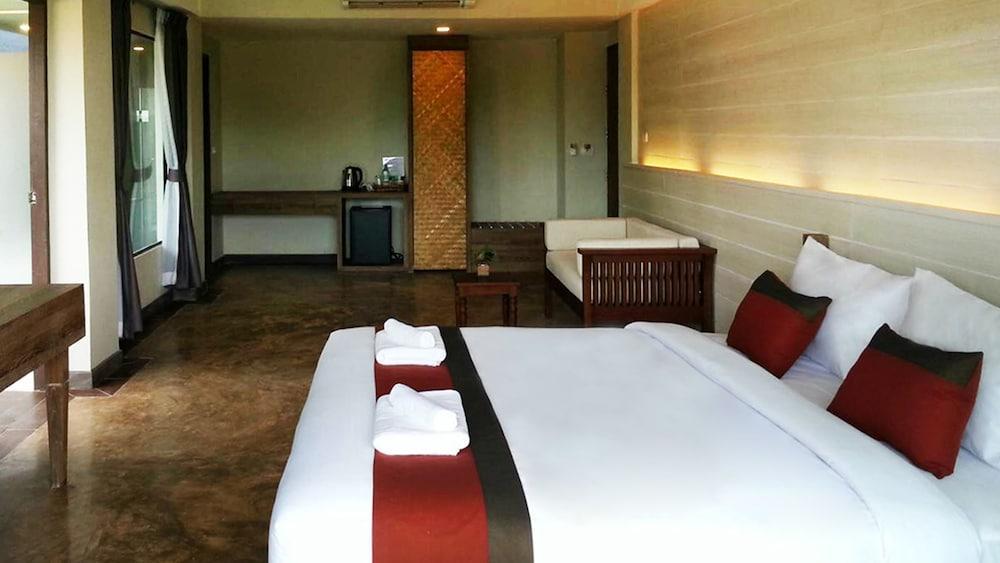 B2 Mae Hong Son Premier Hotel Bagian luar foto