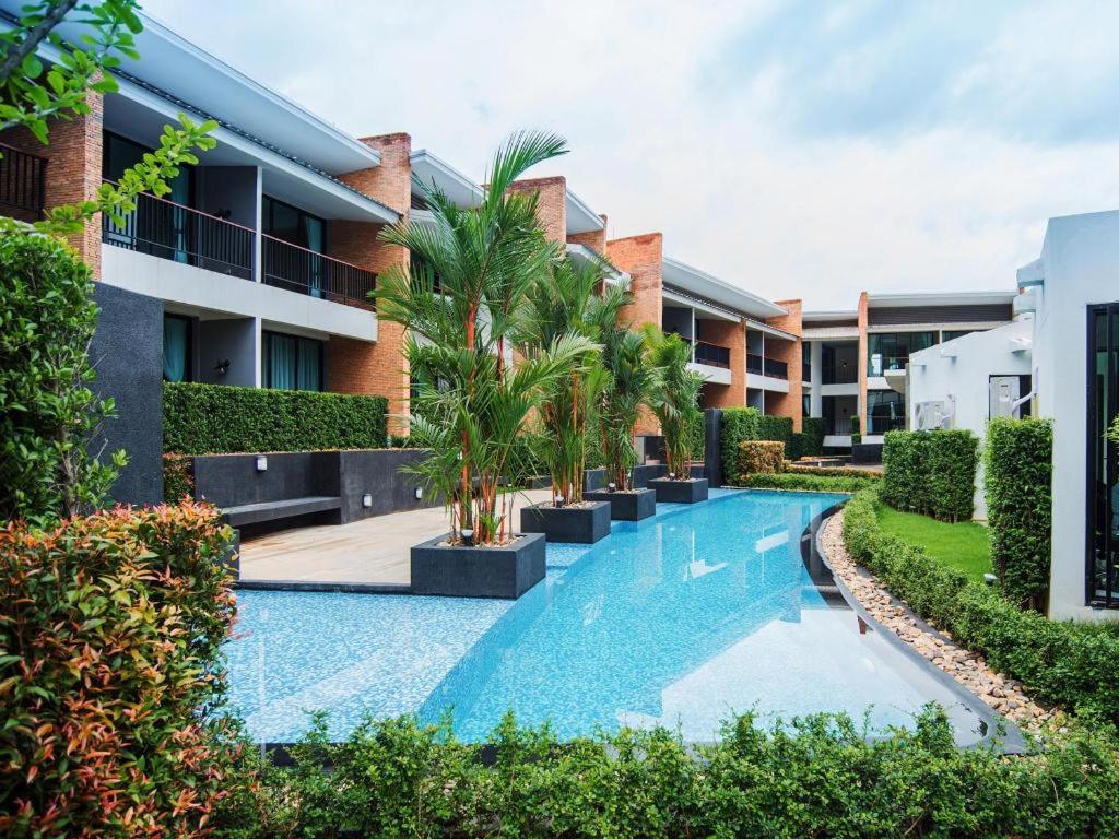 B2 Mae Hong Son Premier Hotel Bagian luar foto