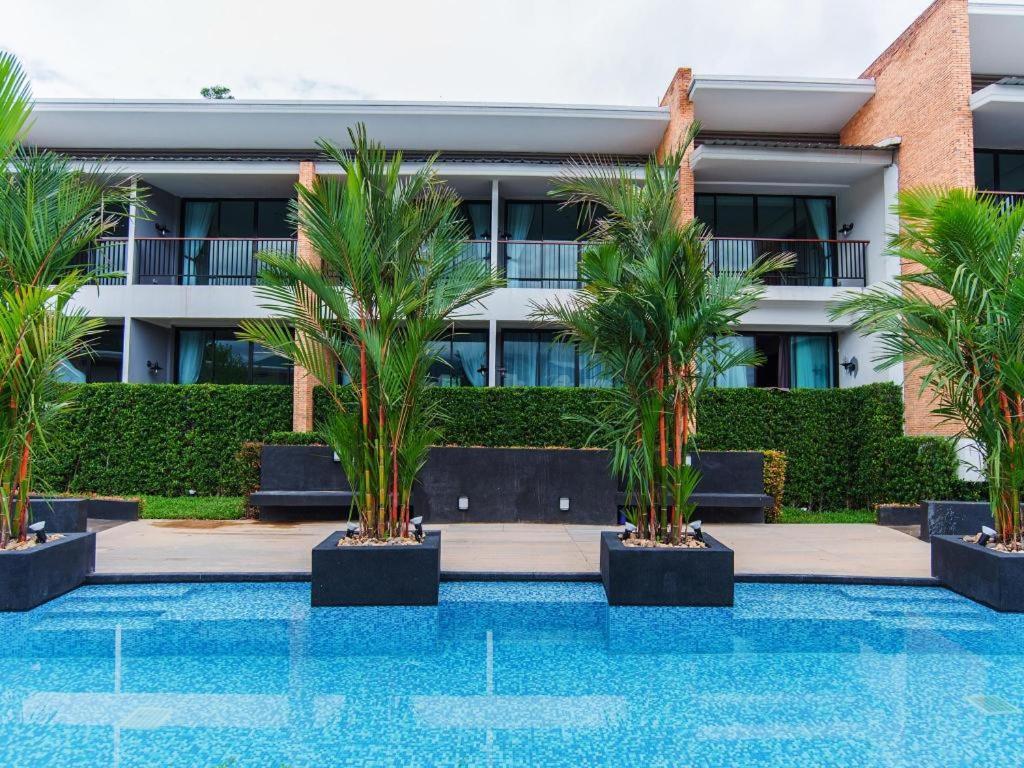 B2 Mae Hong Son Premier Hotel Bagian luar foto
