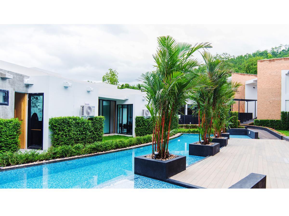 B2 Mae Hong Son Premier Hotel Bagian luar foto