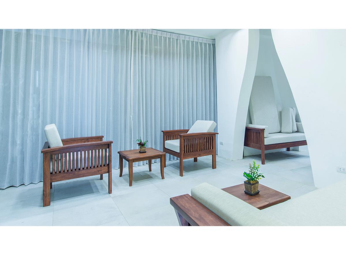 B2 Mae Hong Son Premier Hotel Bagian luar foto