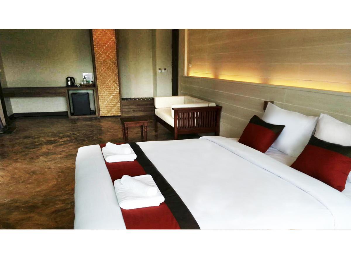 B2 Mae Hong Son Premier Hotel Bagian luar foto